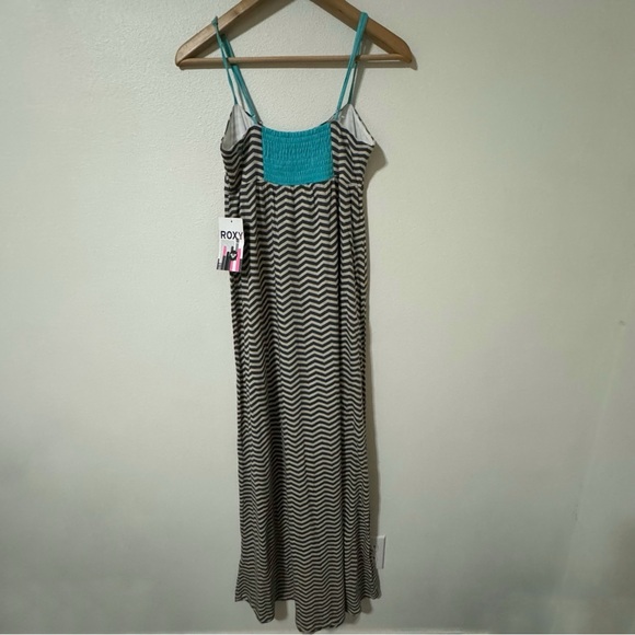 Roxy Drift on Chevron Maxi Dress Gray White Stripe Blue Shoulder Strap NWT-Small - Picture 2 of 9